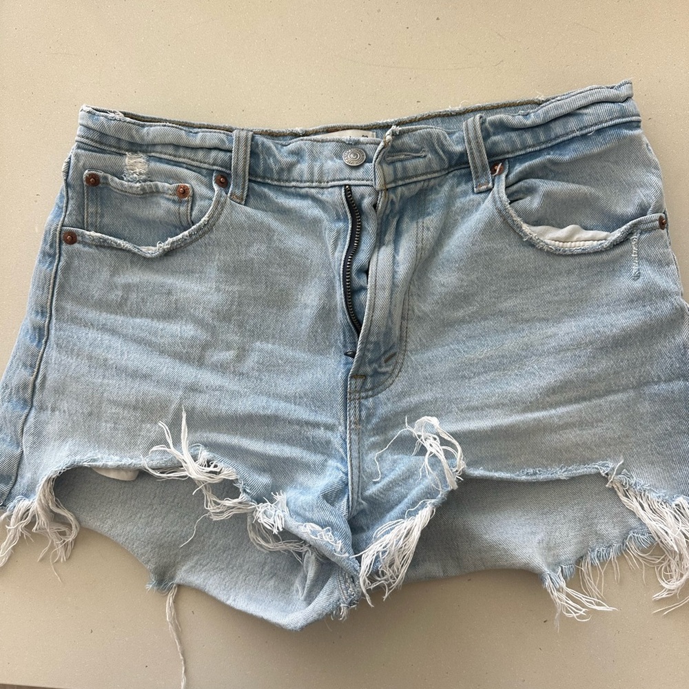 Abercrombie & Fitch Mom short in light denim - Picture 2 of 5